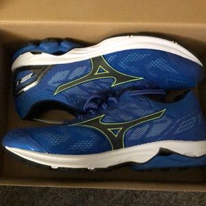 Mizuno Running athletic man shoes for men size 8.5